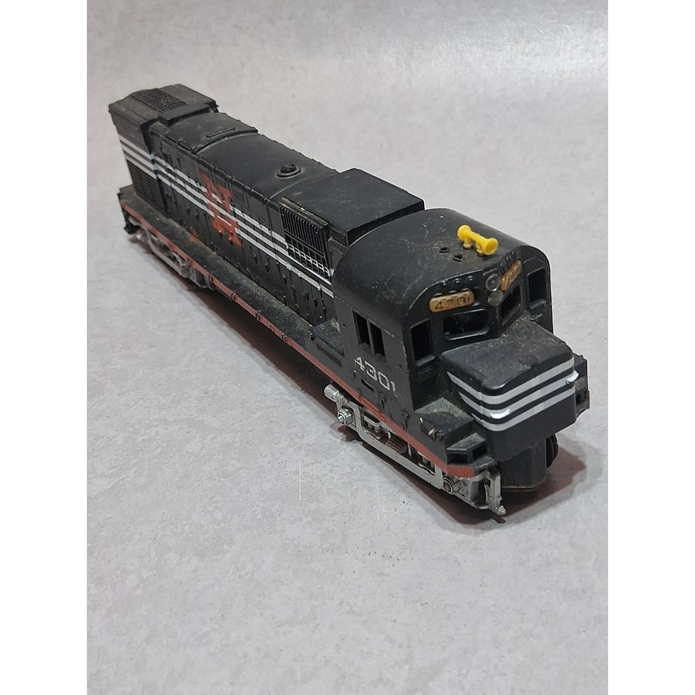 Vtg Mantua Tyco HO Scale New Haven Diesel Engine 4301 McGinnis Black Untested
